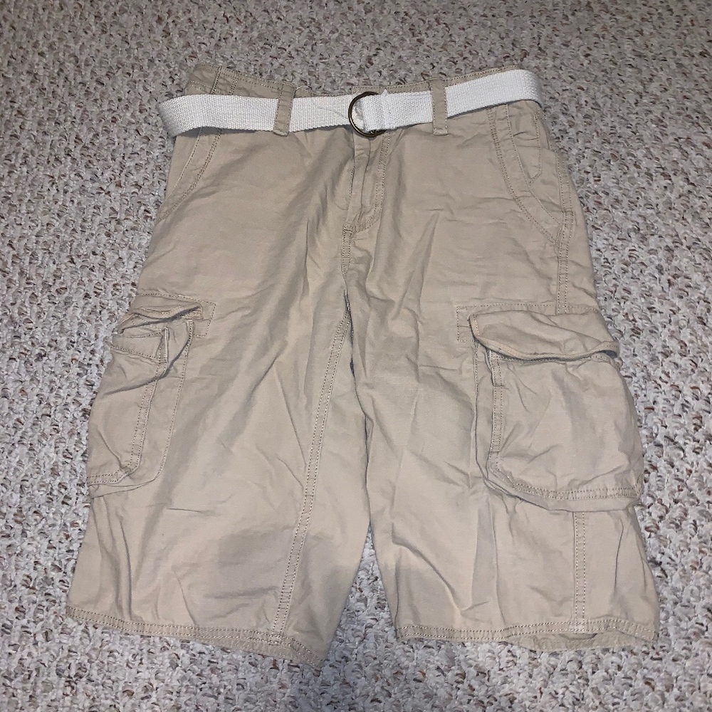 NWOT Urban Pipeline Cargo Shorts WITH BELT ( 30 )